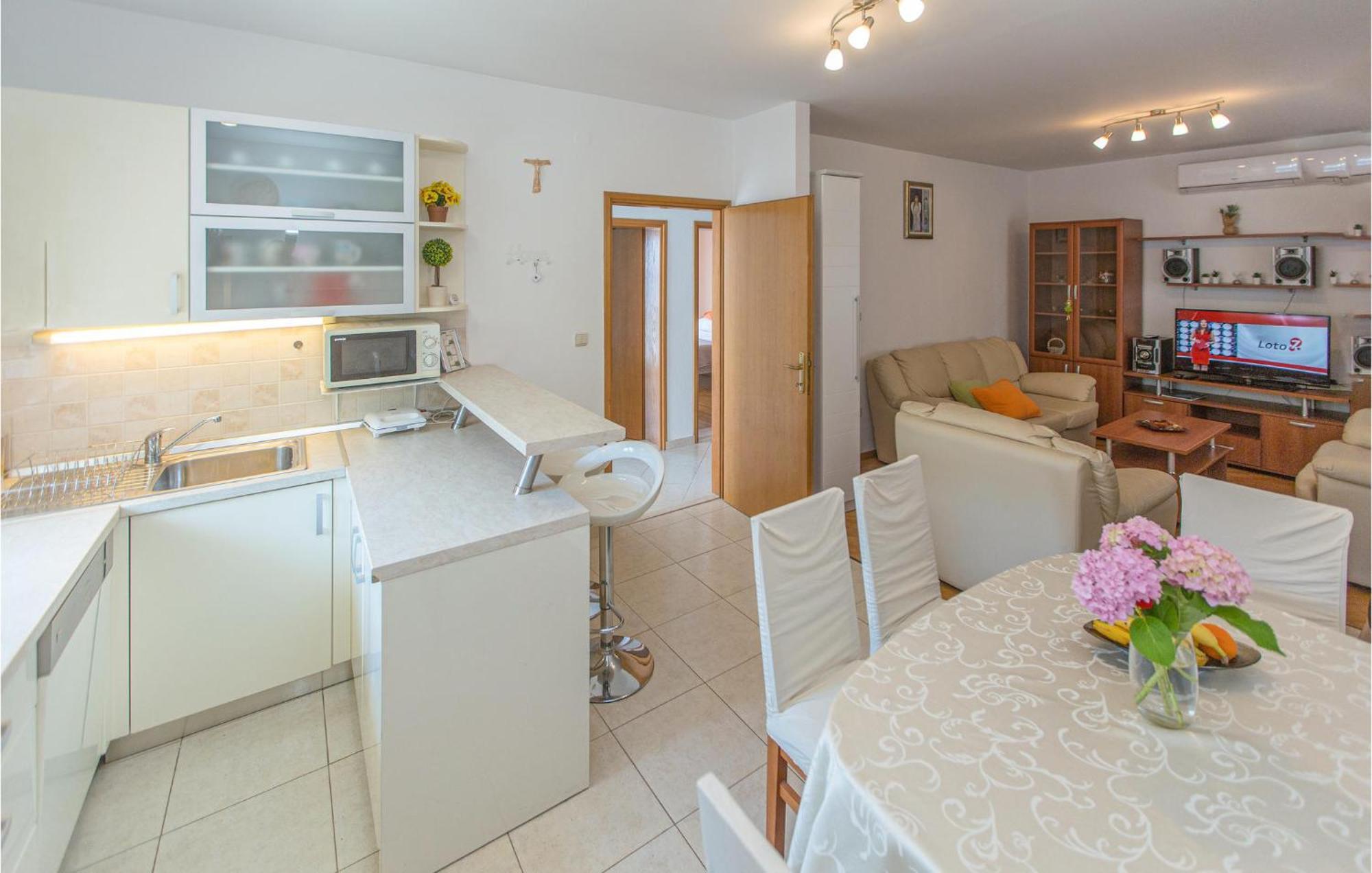 3 Bedroom Lovely Home In Plat Mlini Ngoại thất bức ảnh